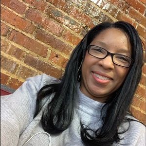 Meet your Posher, Leora